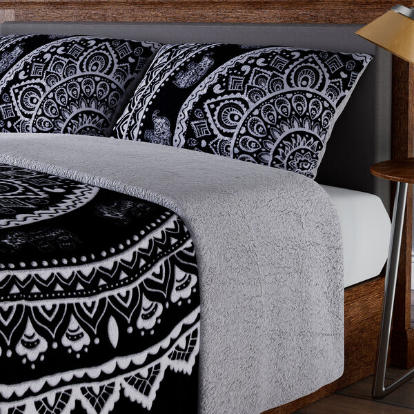 SERENITY NIGHT: 3er-Set - kuschelige Steppdecke und 2 Kissenbez&uuml;ge, Off-White und Dunkelblau&nbsp; image number 5