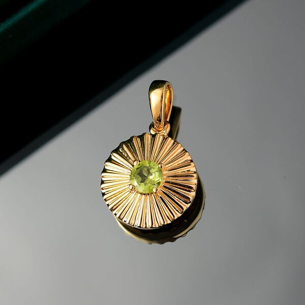 Nat&uuml;rlicher Peridot Anh&auml;nger, 925 Silber vergoldet ca. 0,54 ct. image number 2