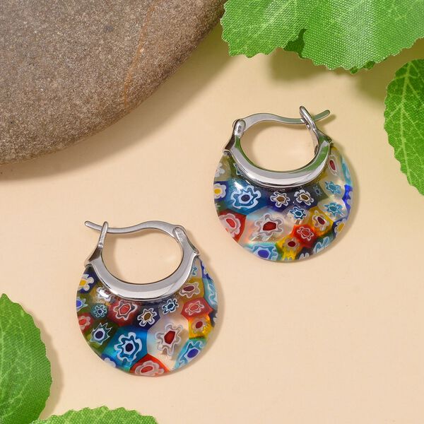 Durchsichtige Huggie-Ohrringe im Murano-Stil image number 8