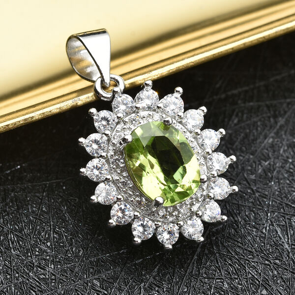 Nat&uuml;rlicher Peridot und Zirkonia-Anh&auml;nger - 6 ct. image number 1