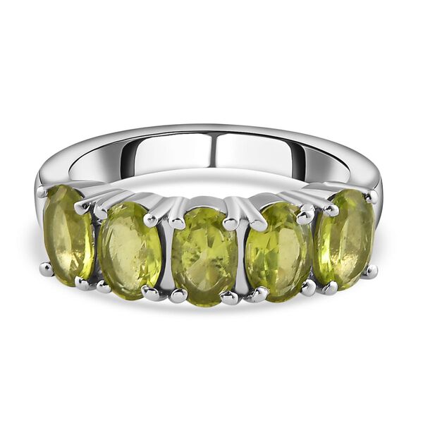 Nat&uuml;rlicher Peridot-Ring,  ca. 2,07 ct