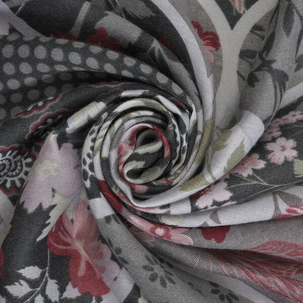 Wolkenweicher Schal mit Blumenmuster, Oliv image number 5