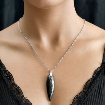 Versteinerter Orthoceras-Anh&auml;nger