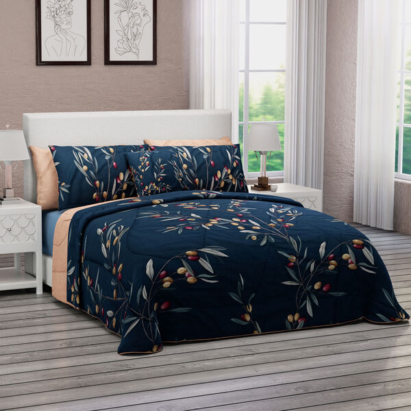 SERENITY NIGHT: 3er-Set - Seidensteppdecke und 2 Kissenbezüge, Olivenbaummuster, Dunkelblau und Rosé-beige image number 0