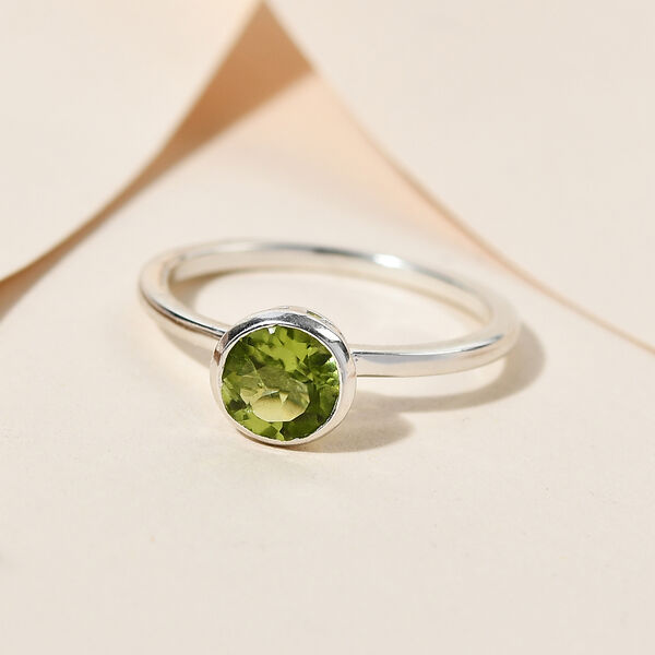 Nat&uuml;rlicher Peridot-Ring, 925 Silber  ca. 0,88 ct image number 2