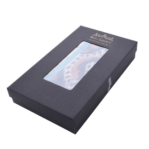 Handgefertigte Tenun-Decke mit Lasem-Motiv image number 3