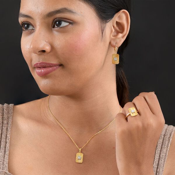 3er Set - D'Joy Wei&szlig;er Diamant Ohrringe, Ring und Anh&auml;nger 925 Silber Gelbes Gold (Gr&ouml;&szlig;e 20) image number 3