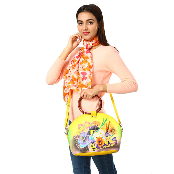SUKRITI, Handbemalte 100% Leder Tasche mit Maulbeerseiden Schal, Blumenmuster, Senfgelb image number 7