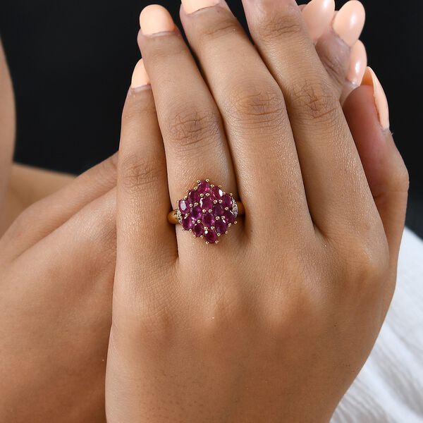 Afrikanischer Rubin (Fissure gef&uuml;llt) und wei&szlig;er Zirkon Ring, 925 Silber vergoldet (Gr&ouml;&szlig;e 17.00) ca. 3.77 ct image number 3