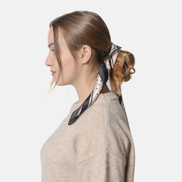 LA MAREY - 100% natürlicher Maulbeerseiden Foulard, Tupfen Muster, Beige und Schwarz image number 1