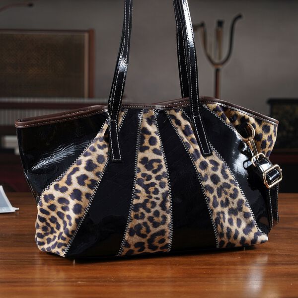 Chaos by Elsie- Echtleder-Shopper, RFID-Schutz, Leopard Patchwork mit Hochglanz Optik, 33x13x24cm, Schwarzbraun image number 2