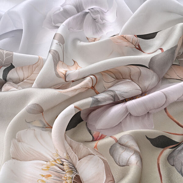 LA MAREY Signature Set mit Seidenschal und Seidentropfen-Ohrringen, 100% Maulbeerseide, 65 x 170 cm, Perlgrau mit Beige image number 8