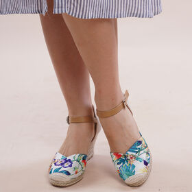 LA MAREY: Espadrilles mit Keilabsatz, Dschungelmuster, Weiß