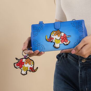 SUKRITI- Handbemalte Brieftasche aus Echtleder mit verstellbarem Schulterriemen und Schl&uuml;sselanh&auml;nger, Blau