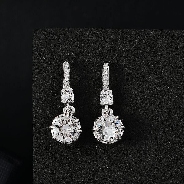 J Francis gefertigt mit SWAROVSKI- Weiße Swarovski Kristall Ohrringe image number 2