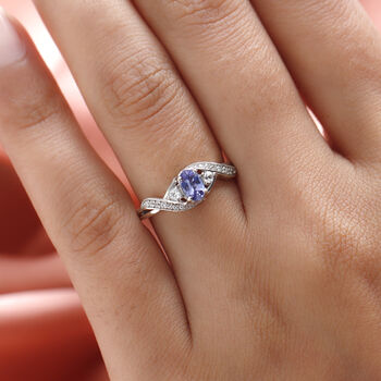 Tansanit und wei&szlig;er Zirkon-Ring, 925 Silber platiniert  ca. 0,67 ct