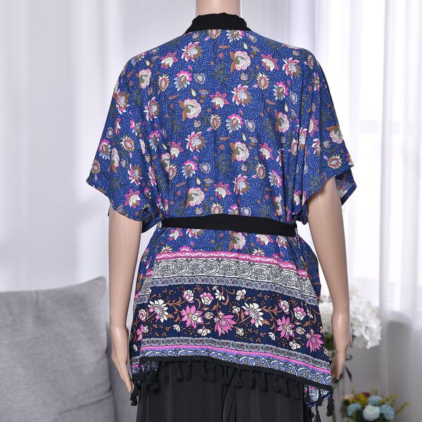 Kurzärmeliger Kimono mit Blumendruck, schwarzem Gürtel, mehrfarbig image number 2