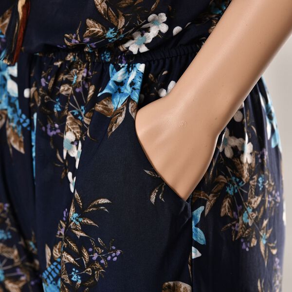 Tr&auml;ger-Jumpsuit mit gesmokter Taille, Blau image number 6