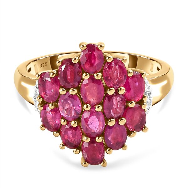 Afrikanischer Rubin (Fissure gef&uuml;llt) und wei&szlig;er Zirkon Ring, 925 Silber vergoldet (Gr&ouml;&szlig;e 17.00) ca. 3.77 ct