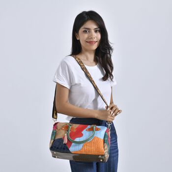 Chaos By Elsie - Krokodil-Muster Echtleder Crossbody Tasche und LA MAREY Schal aus 100 % Maulbeerseide