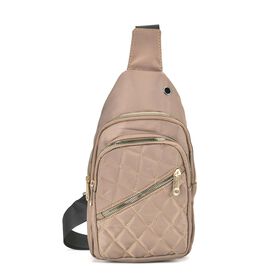 Stepp-Slingtasche mit RFID-Schutz und Kopfhöreröffnung, Größe: 17x7,5x30cm, Beige