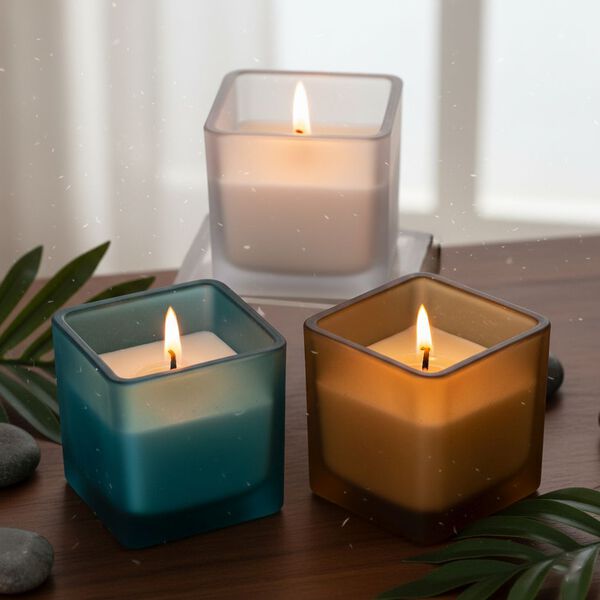 "Scented candles with bamboo base Color: Coffee + blue + purple Squre glass jar size: 6*6cm Fragrance type:French coffee+British Freesia+French Lavender 5% perfume Paraffin Wax weight: 85g Burning time: Approximately 15 hours ????? ??:??+??+?? ?????:6*6cm image number 0