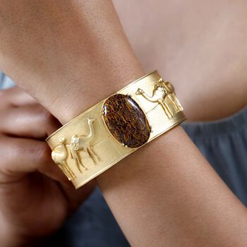 Skript Stein Armreif mit Kamelmotiven, 19 cm - 32,63 ct.