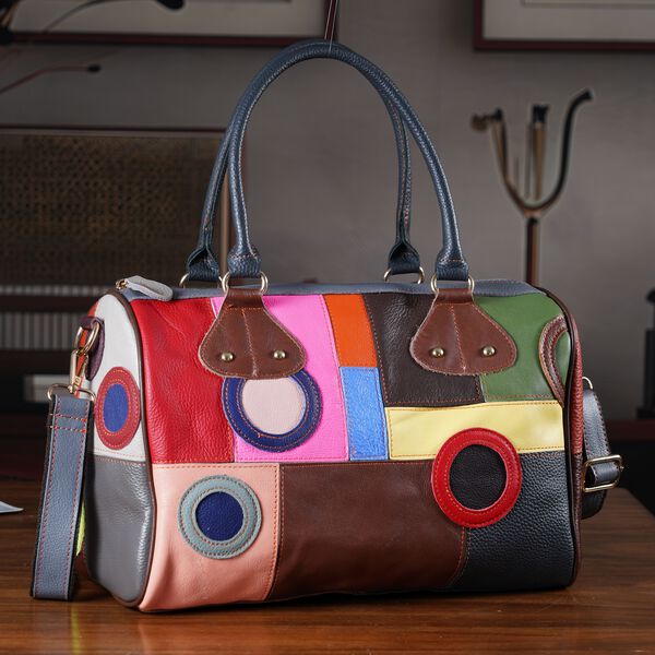 Chaos by Elsie Echtleder Crossbody-Tasche mit RFID-Schutz, 34x19x22cm, mehrfarbiges, matt gepr&auml;gtes Muster image number 1