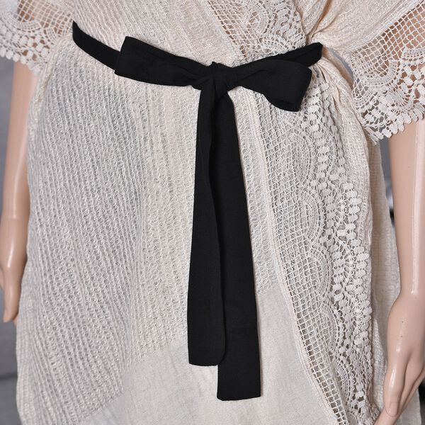 Kurzärmeliger Kimono mit Blumendruck, schwarzem Gürtel, mehrfarbig image number 4