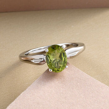 Nat&uuml;rlicher Peridot-Ring, 925 Silber platiniert  ca. 1,25 ct