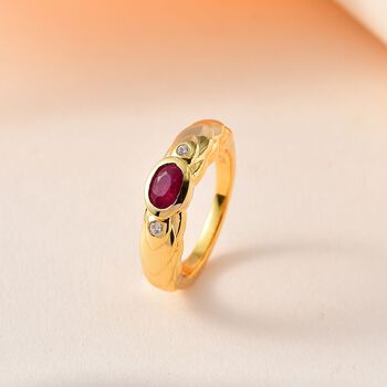 Afrikanischer Rubin (Fissure gef&uuml;llt), wei&szlig;er Zirkon Ring, 925 Silber vergoldet (Gr&ouml;&szlig;e 21.00) ca. 0.73 ct