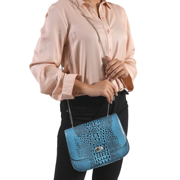 Umh&auml;ngetasche aus echtem Leder mit Kroko-Pr&auml;gung und Kettenriemen, Blau image number 1