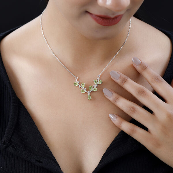 Nat&uuml;rliches Peridot, wei&szlig;es Zirkon Collier, ca. 45 cm, 925 Silber platiniert, ca. 3.95 ct image number 2