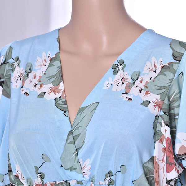 Top mit gesmokter Taille und Flatter&auml;rmeln, Himmelblau image number 4