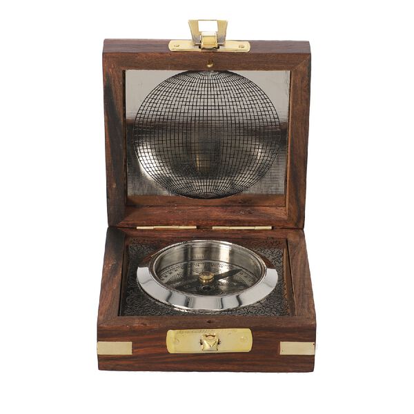 Handgefertigte Holzbox mit eingebautem Silber Farbton-Kompass Gr&ouml;&szlig;e 7,6x7,6x3,8 cm image number 3