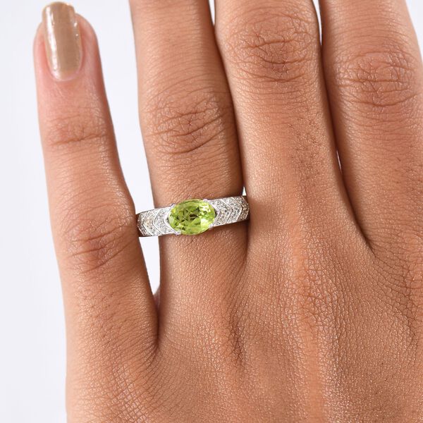 Peridot, Weißer Zirkon Ring Nickelfreies Messing (Größe 19.00) ca. 1,38 ct image number 2