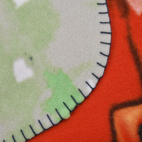 Weihnachtliche Fleecedecke mit mehreren Nikol&auml;usen image number 2