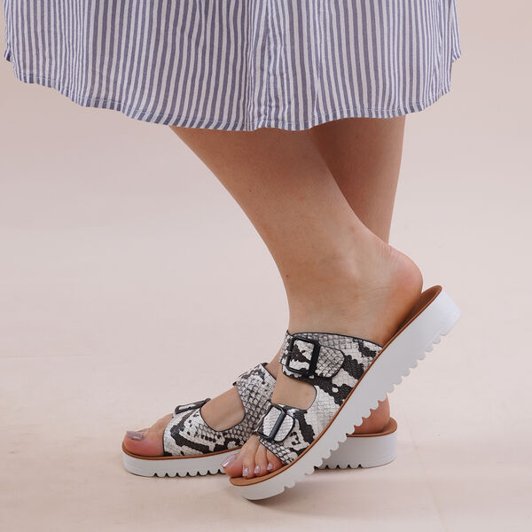 LA MAREY - Schnalle Slip-on Sandalen, Gr&ouml;&szlig;e 36, Schlangenhautmuster, Wei&szlig; image number 0