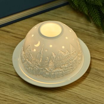 Weihnachts-Windlicht aus unglasiertes wei&szlig;es Porzellan mit LED, 10 cm Diameter, Weihnachtsdorf