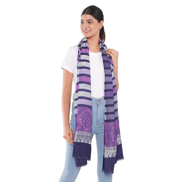 Jacquard gewebter Schal, Streifenmuster, Lila image number 1