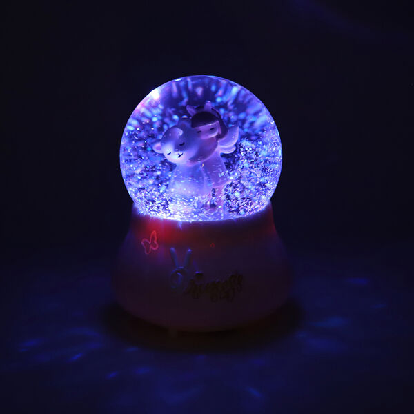 Schneekugel Musik und Licht, 15x10 cm, M&auml;dchen und B&auml;r, Rosa und Wei&szlig; image number 4