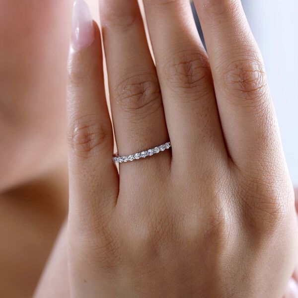 J Francis gefertigt mit SWAROVSKI- Weißer Swarovski Kristall Eternity Ring image number 3