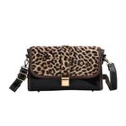 Chaos by Elsie - Echtleder Crossbody Tasche mit RFID, Leopardenmotiv Klappe, 2 Außenfächer mit Reißverschluss, 28 x 10 x 18 cm, Schwarz