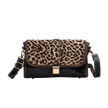 Chaos by Elsie - Echtleder Crossbody Tasche mit RFID, Leopardenmotiv Klappe, 2 Au&szlig;enf&auml;cher mit Rei&szlig;verschluss, 28 x 10 x 18 cm, Schwarz