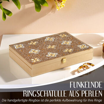 Schmuckbox bestickt mit Perlen und Pailletten, Gold