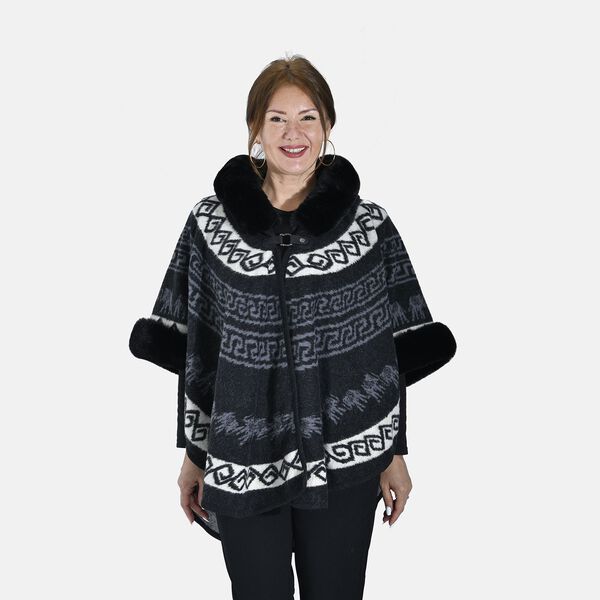 Halbmondförmiger Kapuzenponcho mit Druckknopfverschluss aus Kunstpelz, One Size, 80x109.22cm, Schwarz image number 3