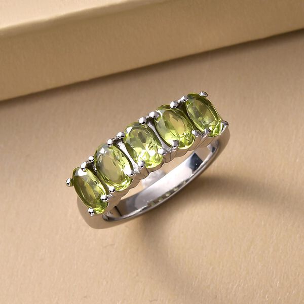 Nat&uuml;rlicher Peridot-Ring,  ca. 2,07 ct image number 2