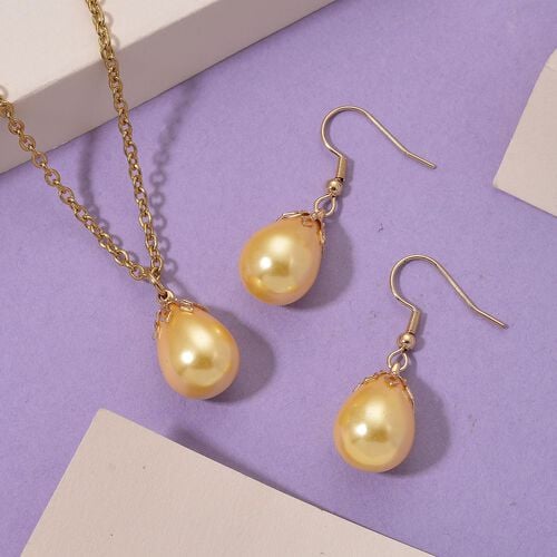 3er Set - Goldene Muschelkernperle Anhänger mit Kette und Ohrringe, Messing und Edelstahl image number 1