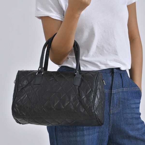 Stylische Echtleder Crossbody-Tasche mit glänzender Optik, Schwarz image number 9