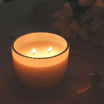 Duftkerze im Glas mit Deckel, Luxusglas-Design, Tabak und Oud, Wei&szlig;